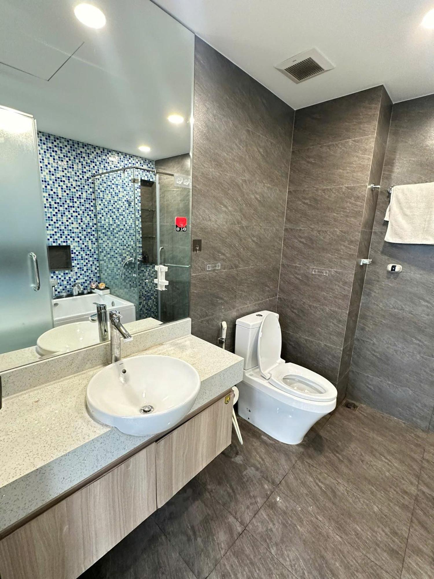 Luxe Paradise Residence Truc Bach Hanoï Extérieur photo